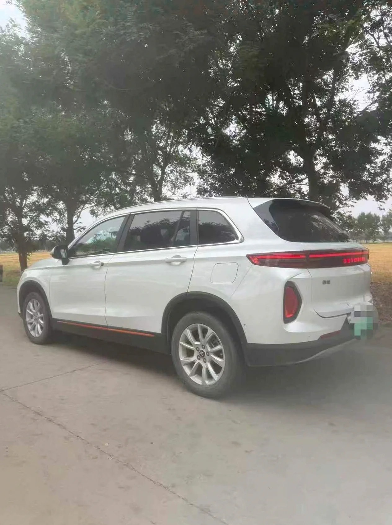 创维EV6 后面外观三