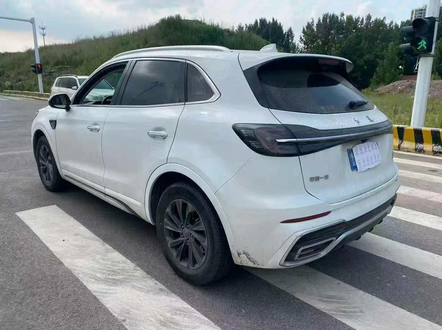 红旗HS5 后面外观二