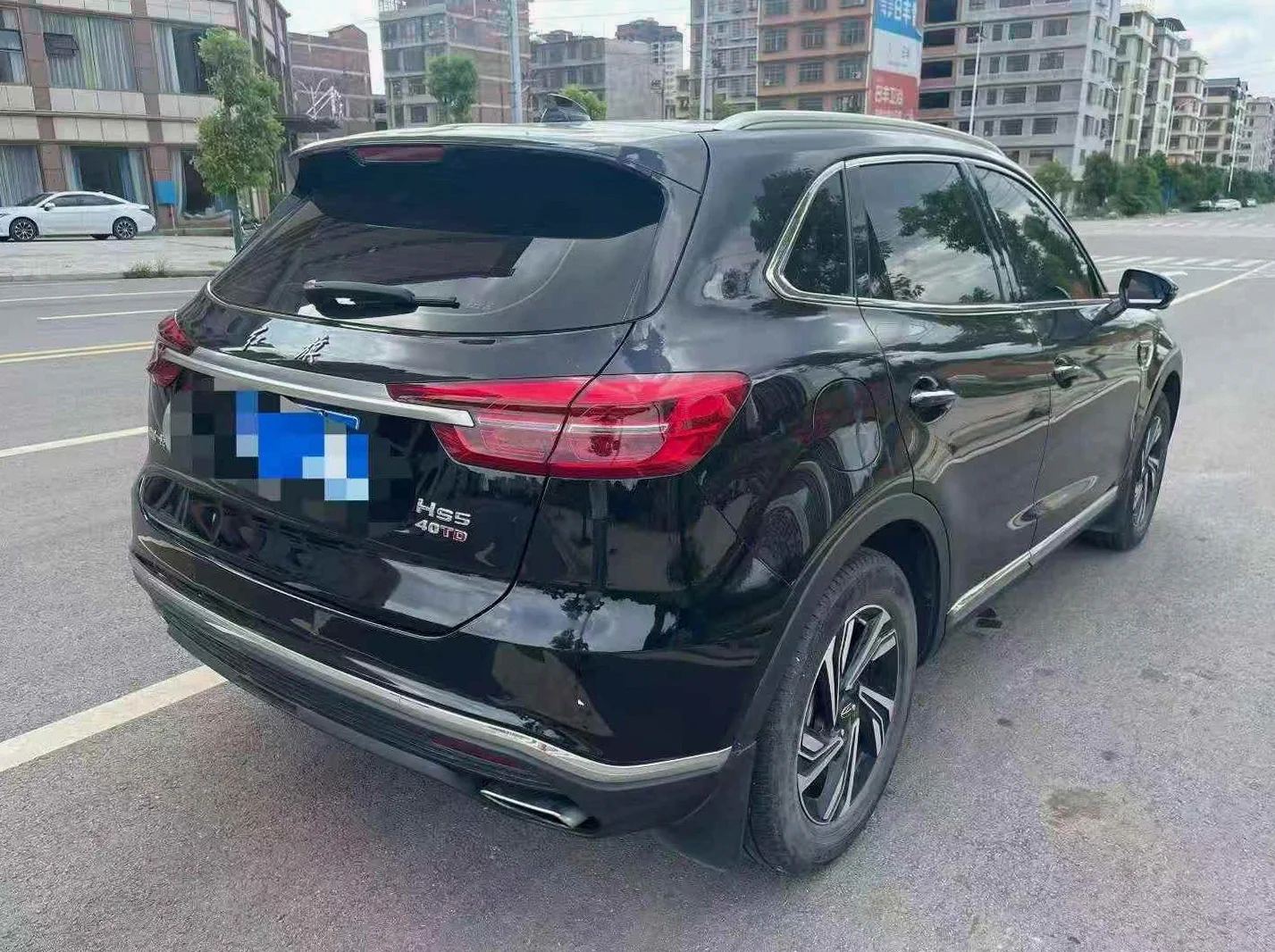 红旗HS5 后面外观二