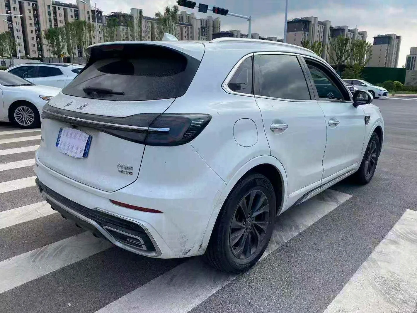 红旗HS5 后面外观三