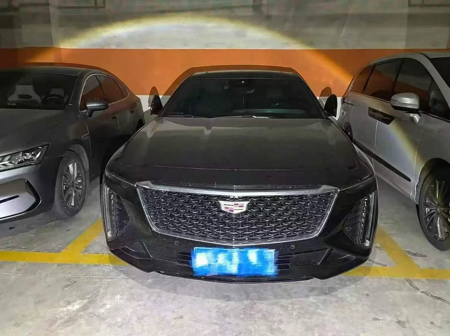 凯迪拉克CT6 正面外观二