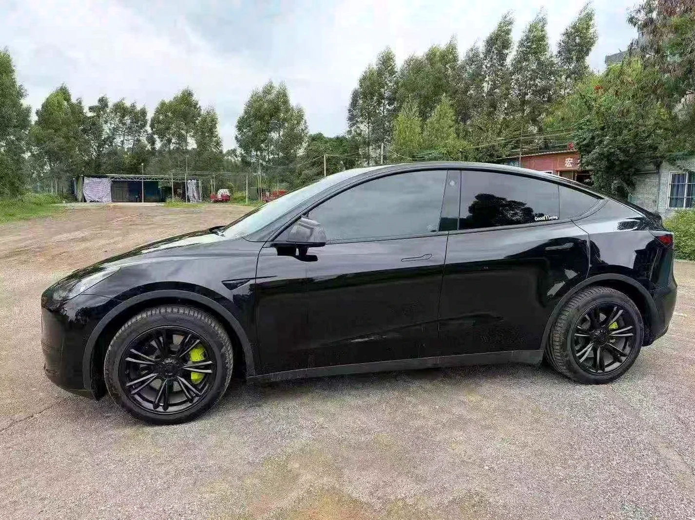 特斯拉MODEL 正面外观三