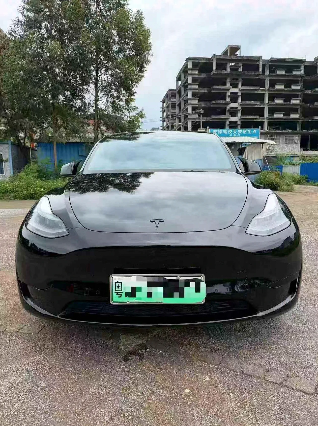 特斯拉MODEL 正面外观二