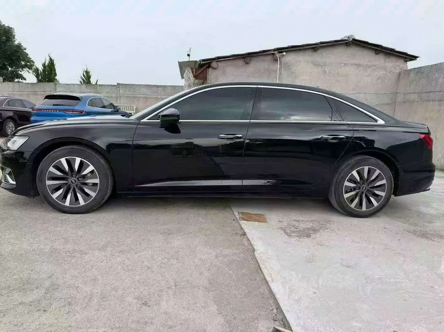 奥迪A6L 后面外观一