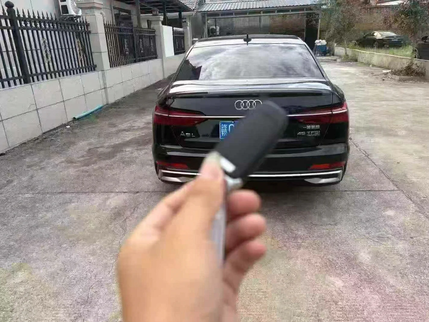 奥迪A6L 后面外观三
