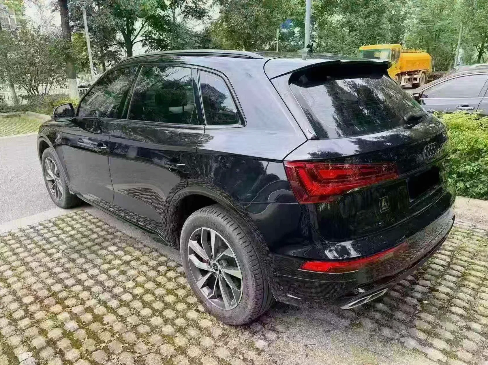 奥迪Q5 后面外观一