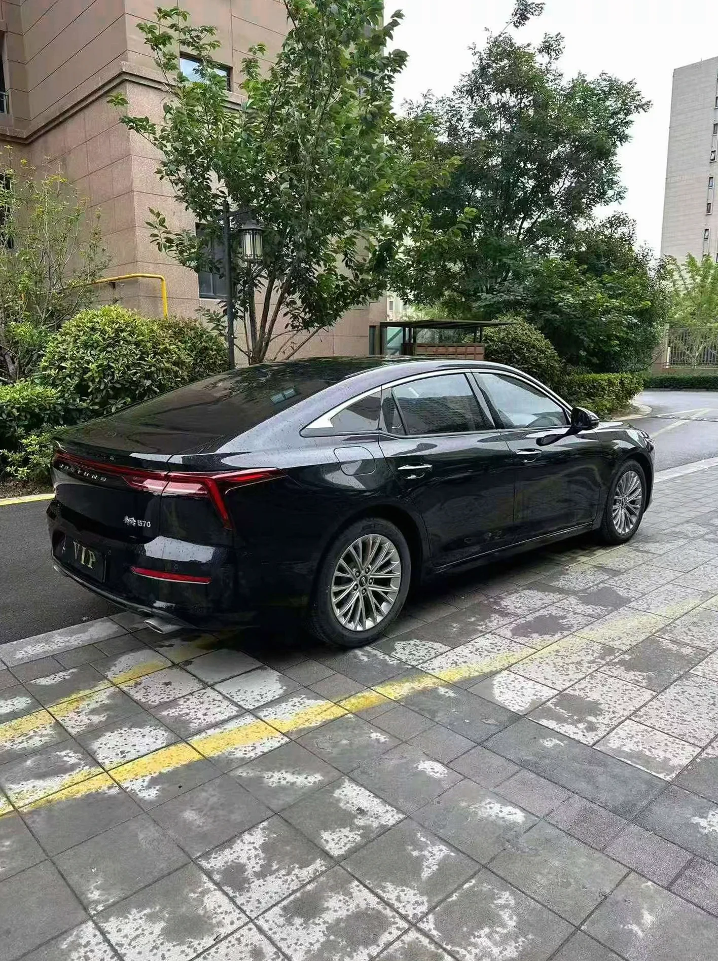 奔腾B70 后面外观二