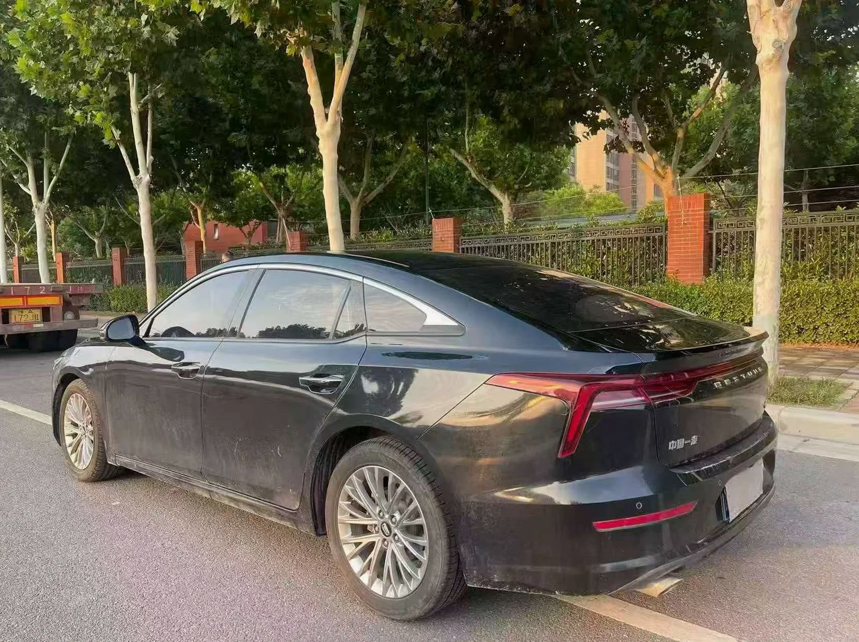 奔腾B70 后面外观三