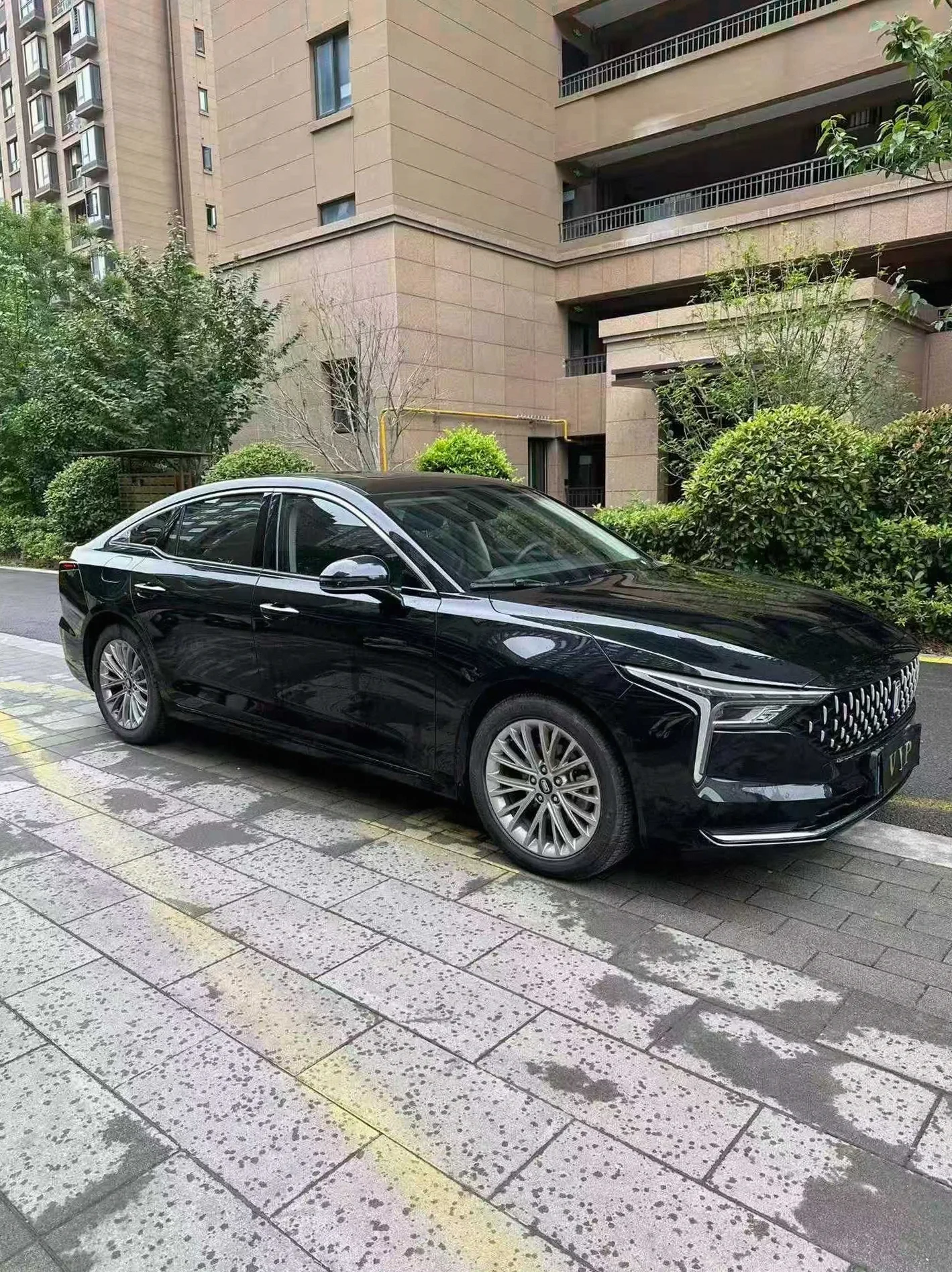 奔腾B70 正面外观二
