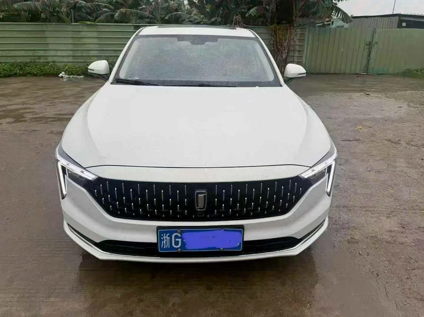 2024款奔腾B70 1.5T带天窗