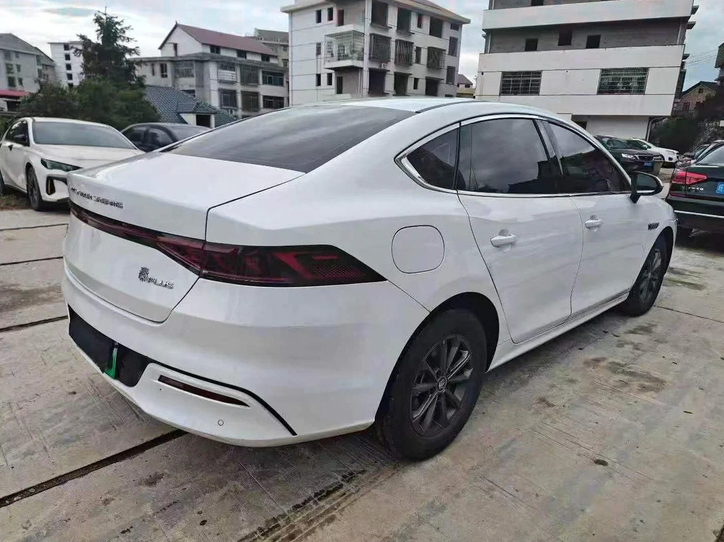 比亚迪秦 后面外观三