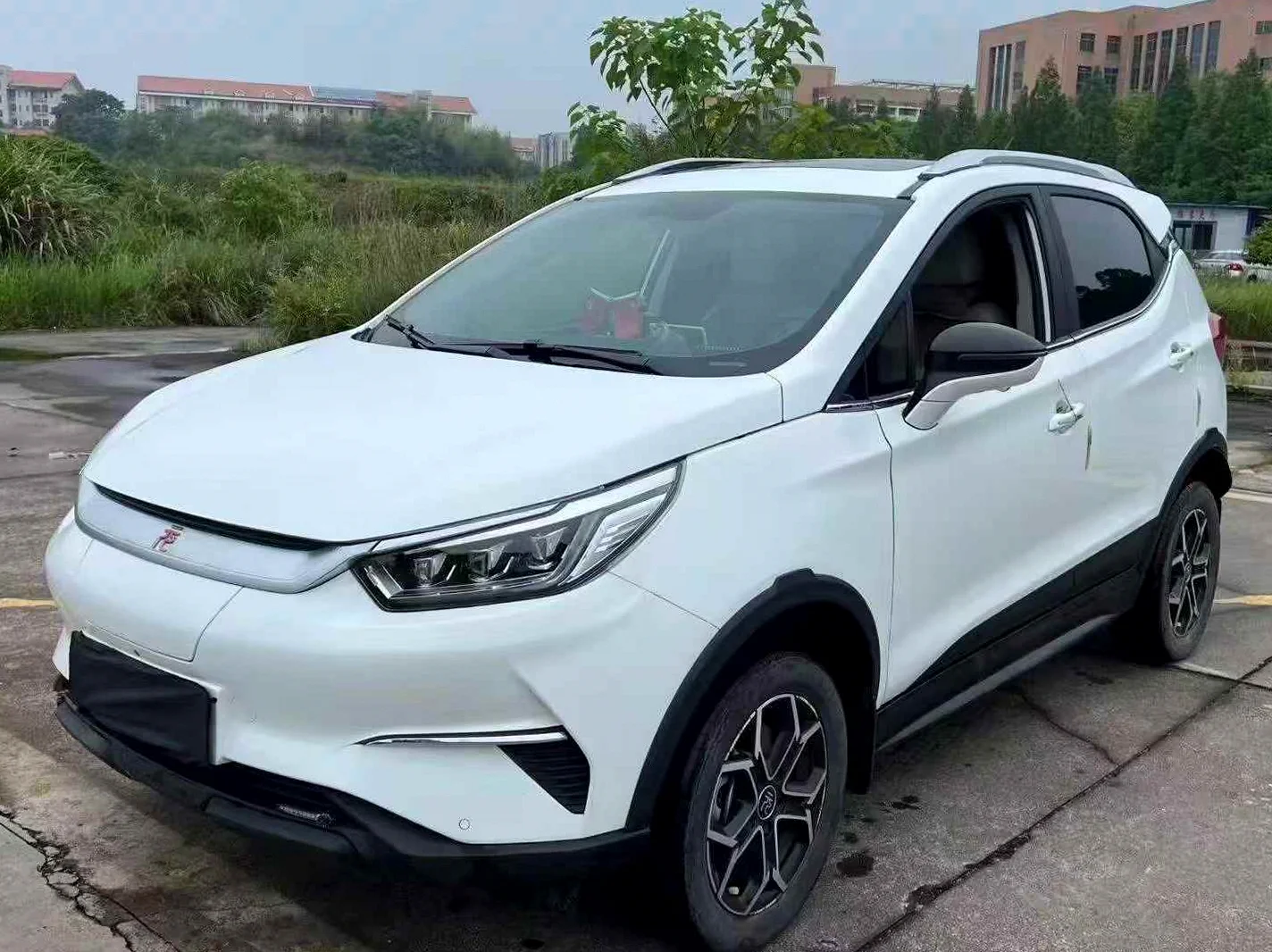比亚迪元 正面外观三