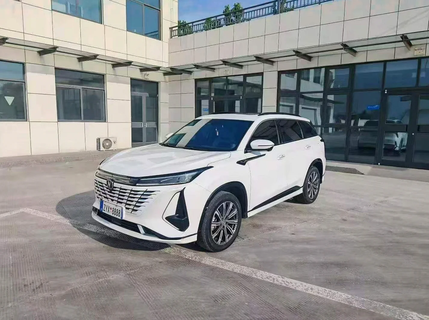 长安汽车CS75 正面外观二