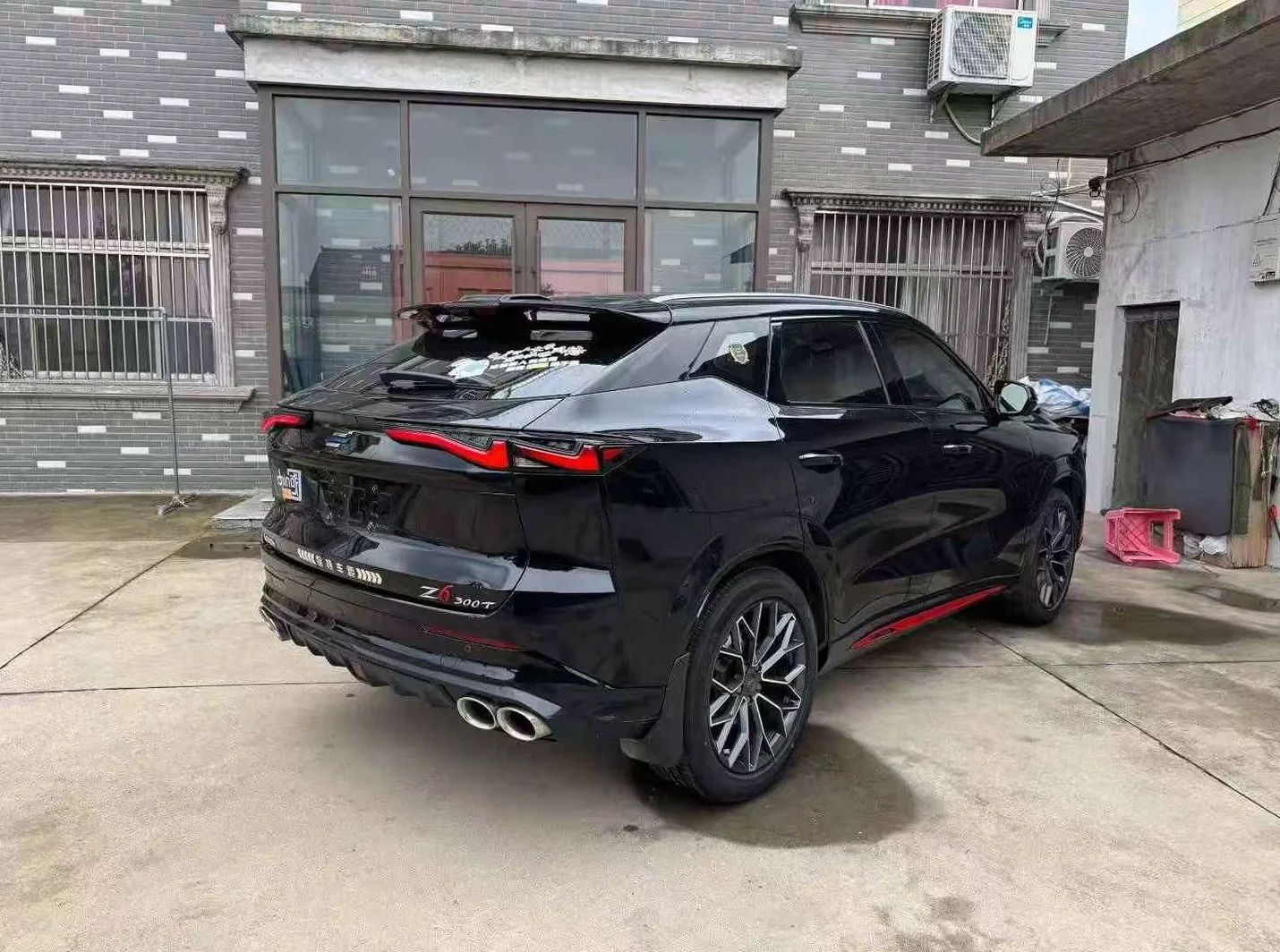 长安汽车欧尚 后面外观三