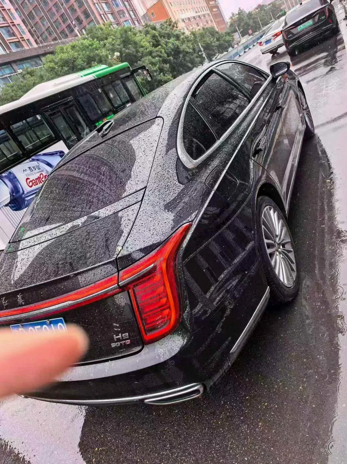 红旗H9 后面外观三