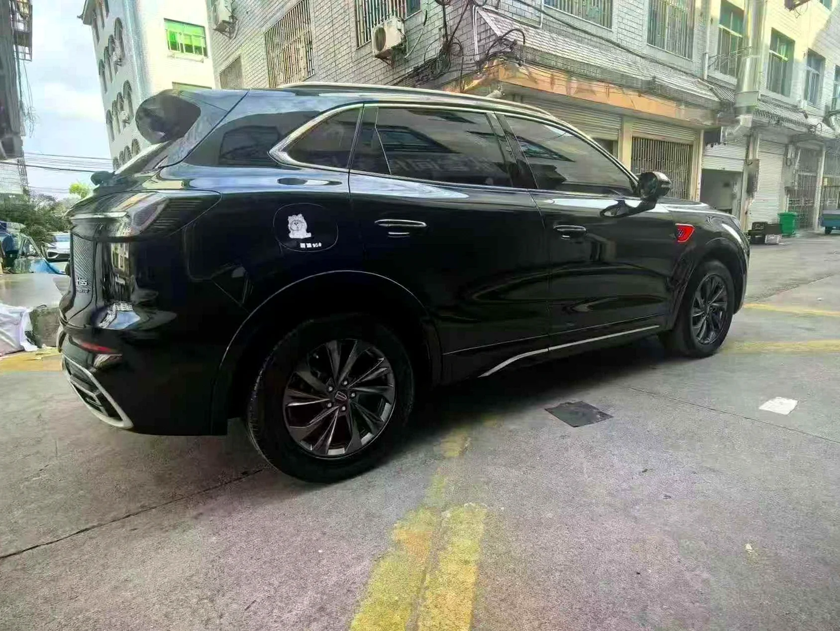 红旗HS5 后面外观三