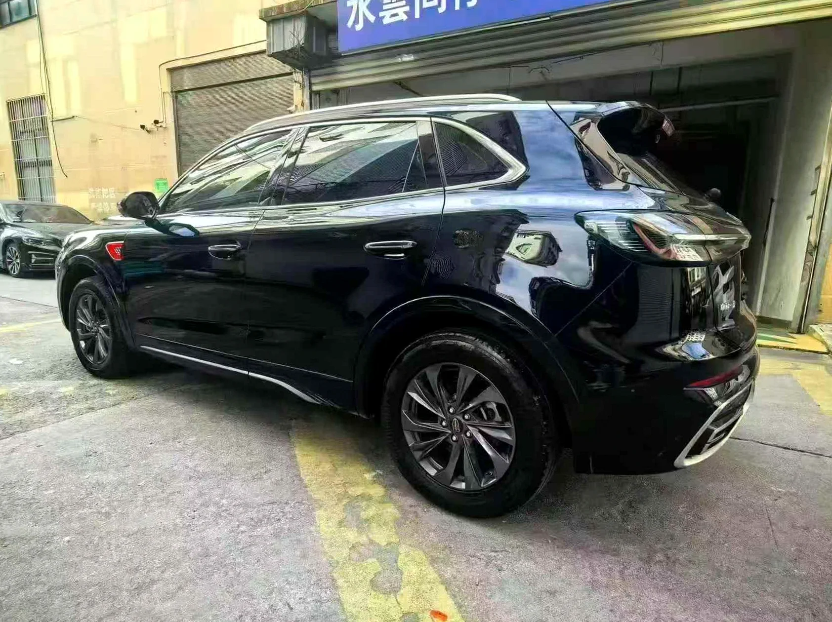 红旗HS5 后面外观二