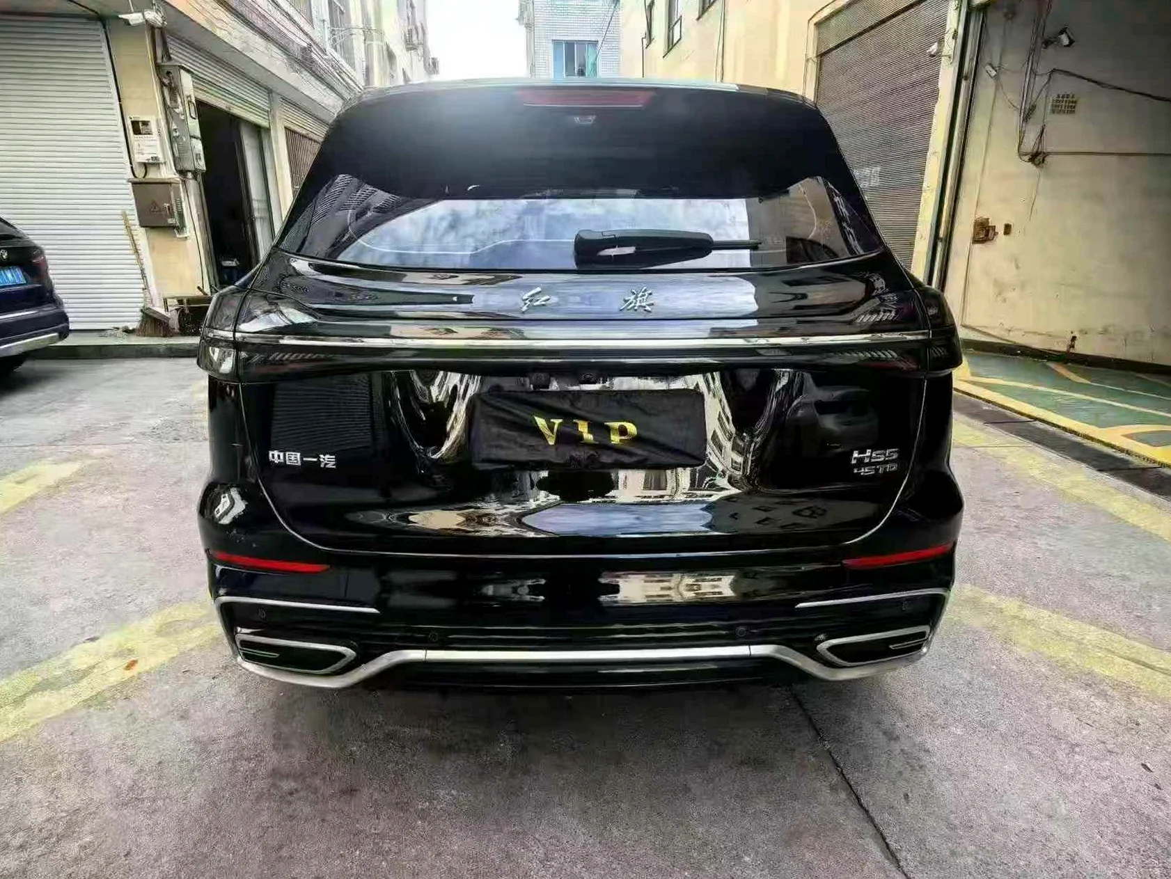 红旗HS5 后面外观一