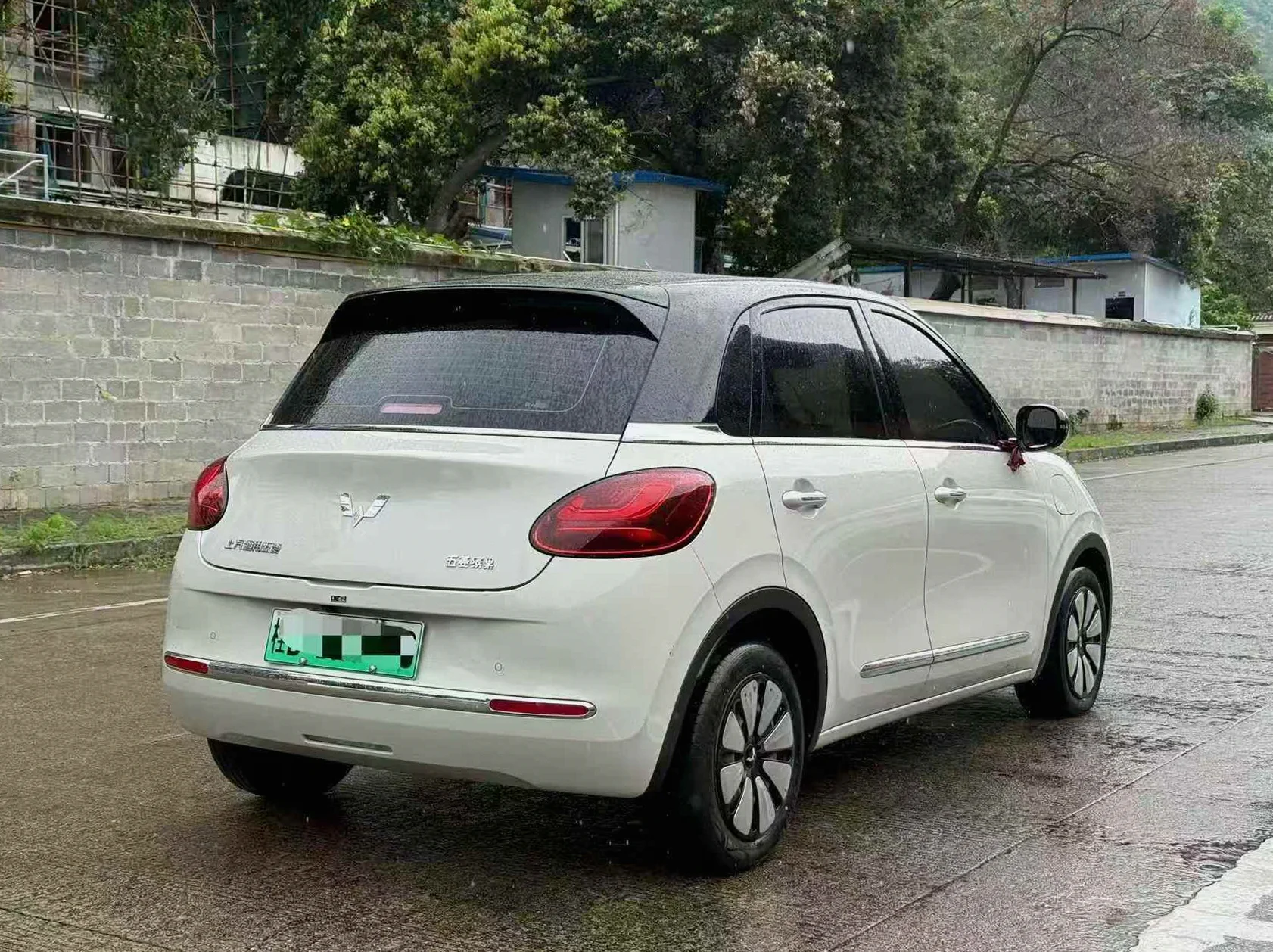 五菱汽车缤果 后面外观三