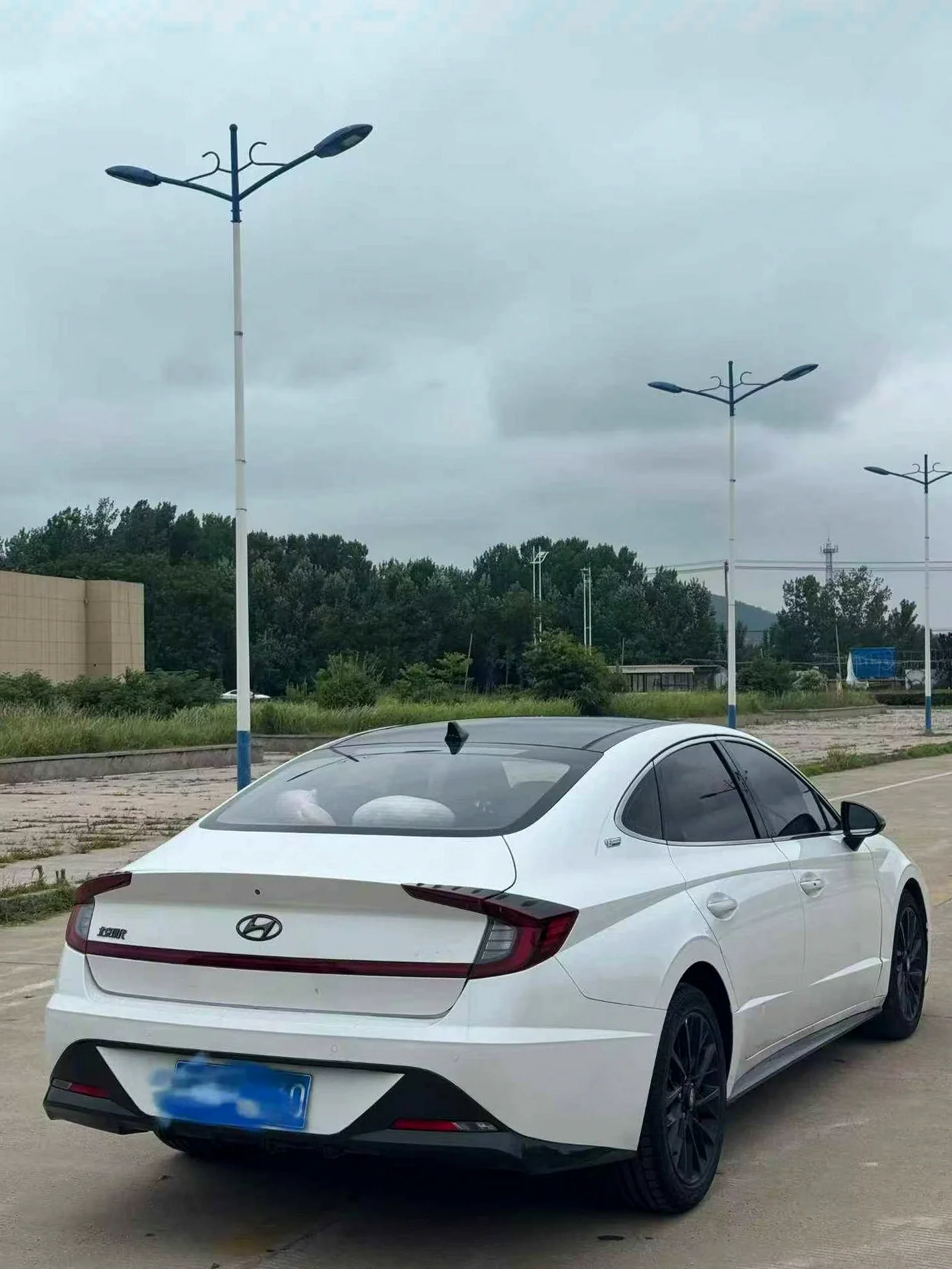 现代索纳塔 后面外观三