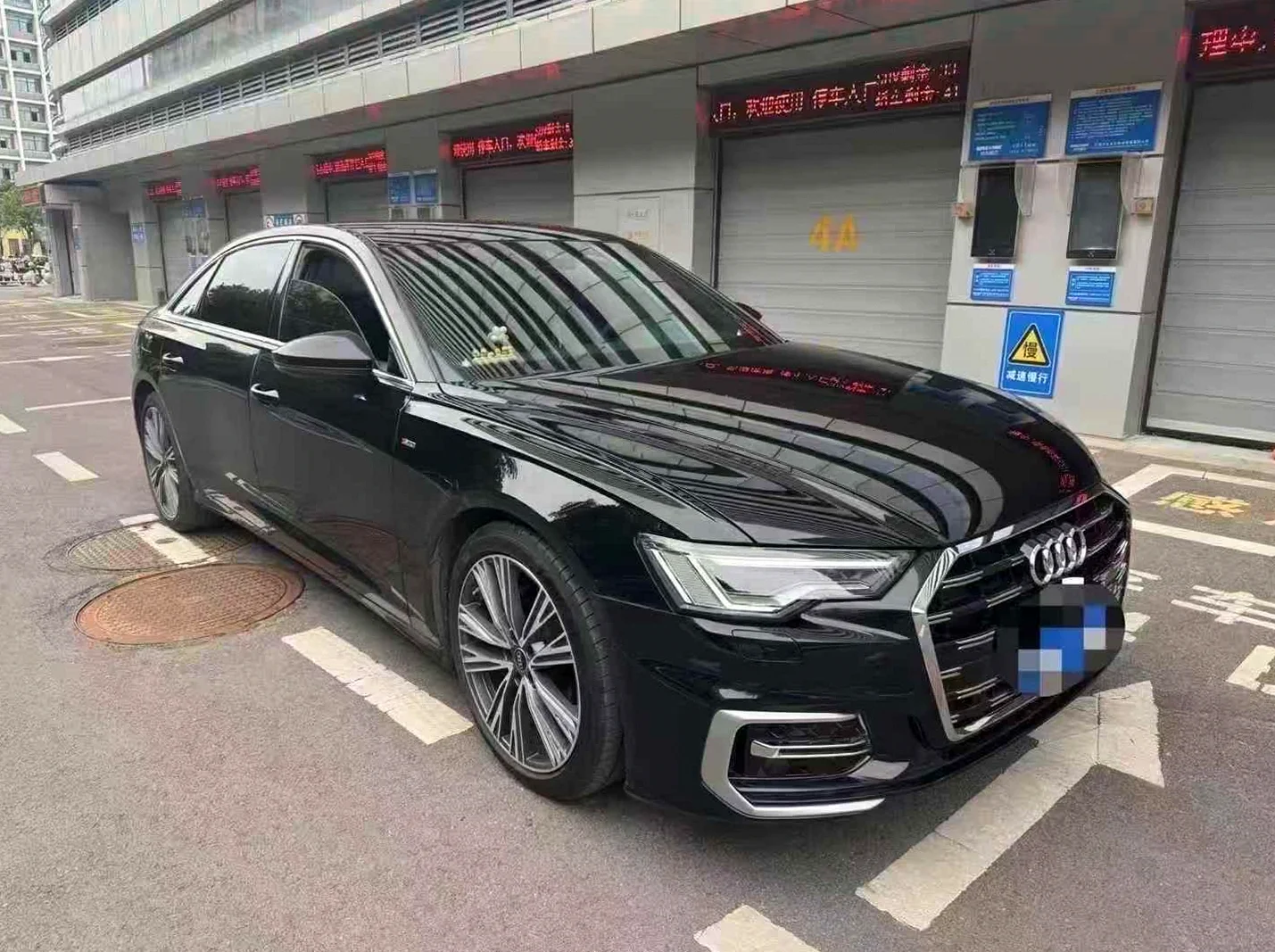 2025款 奥迪 A6L 45两驱