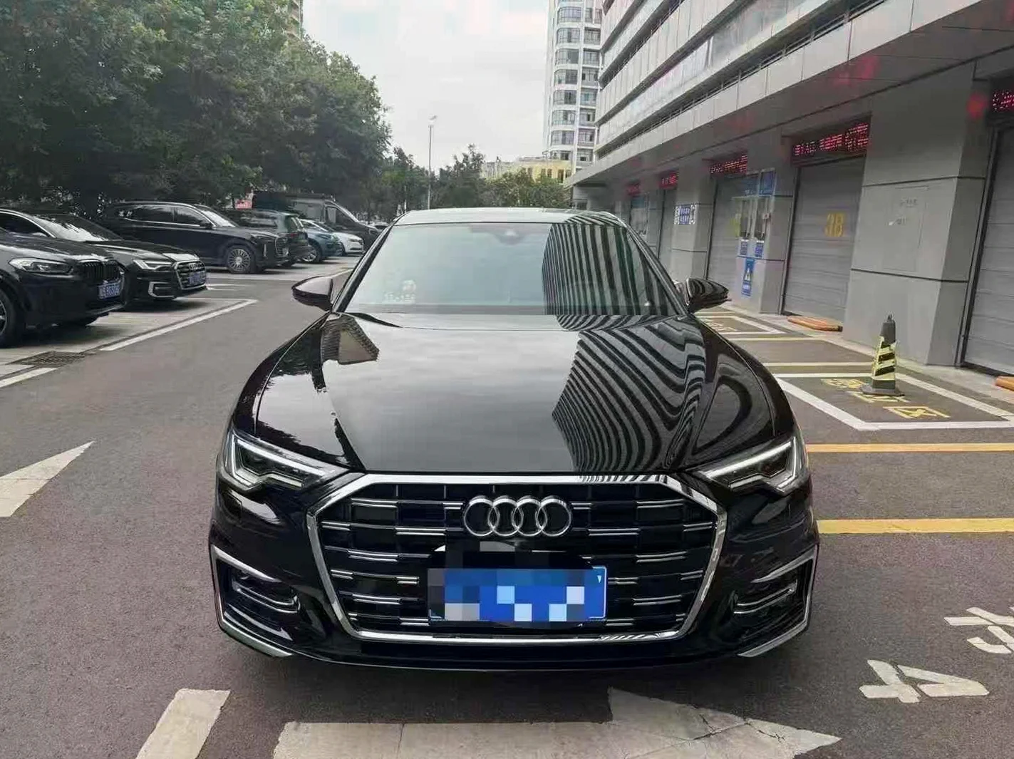 奥迪A6L 正面外观二