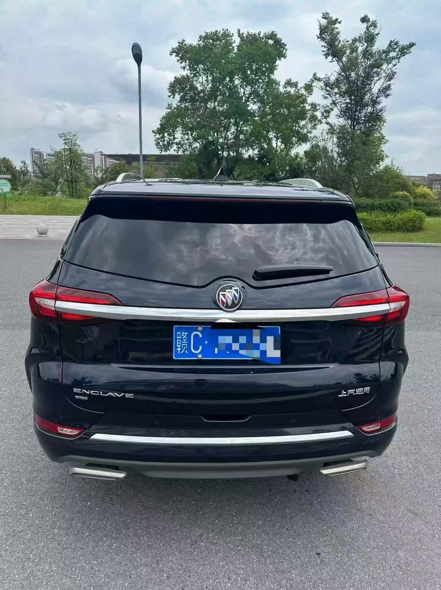 别克昂科旗 后面外观一