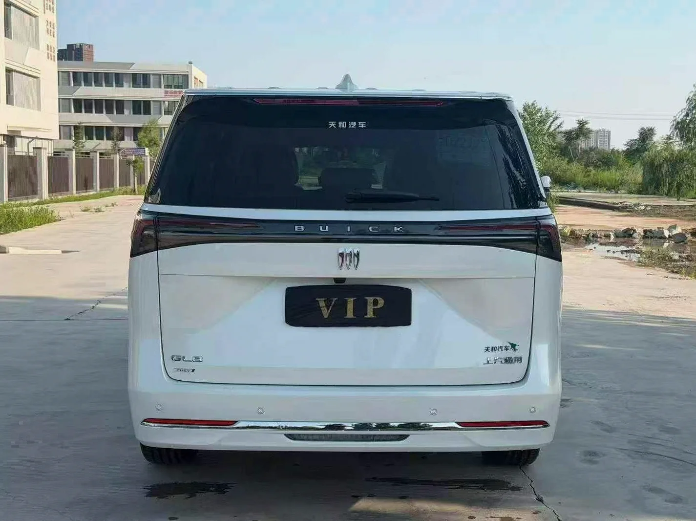 别克GL8 后面外观二