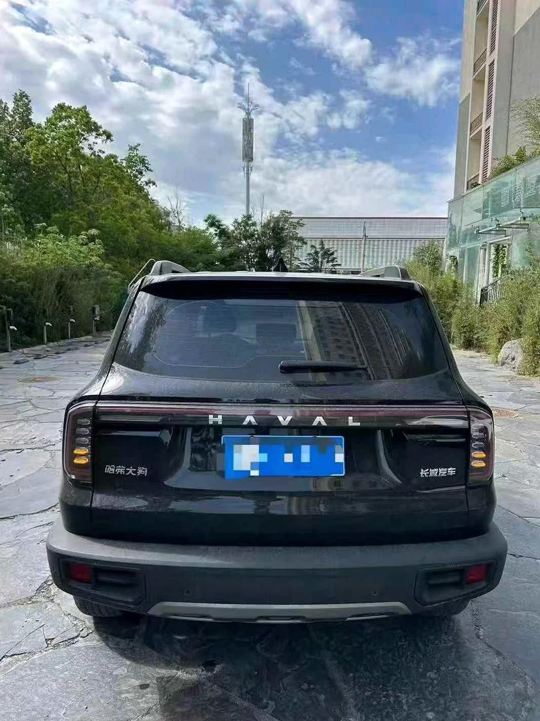 哈弗大狗 后面外观一