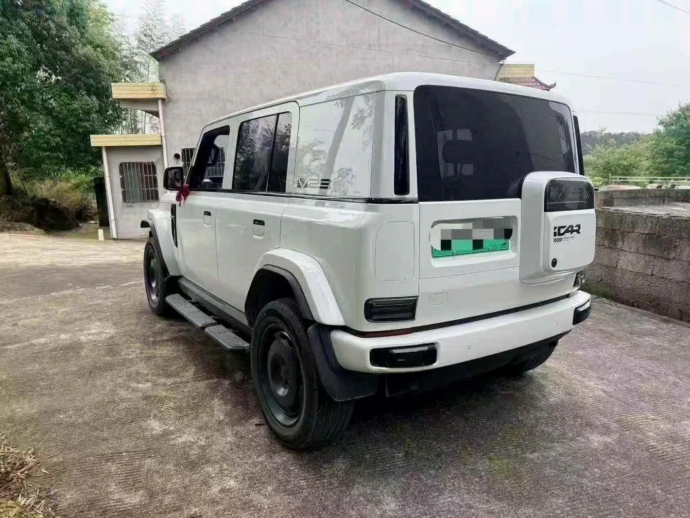 奇瑞ICAR 后面外观一