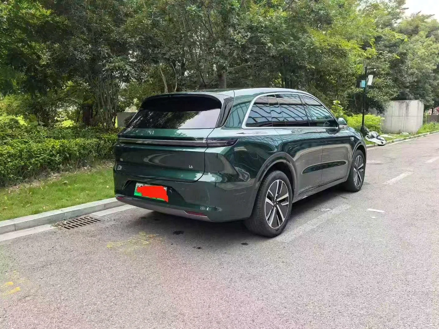 理想L6 后面外观一
