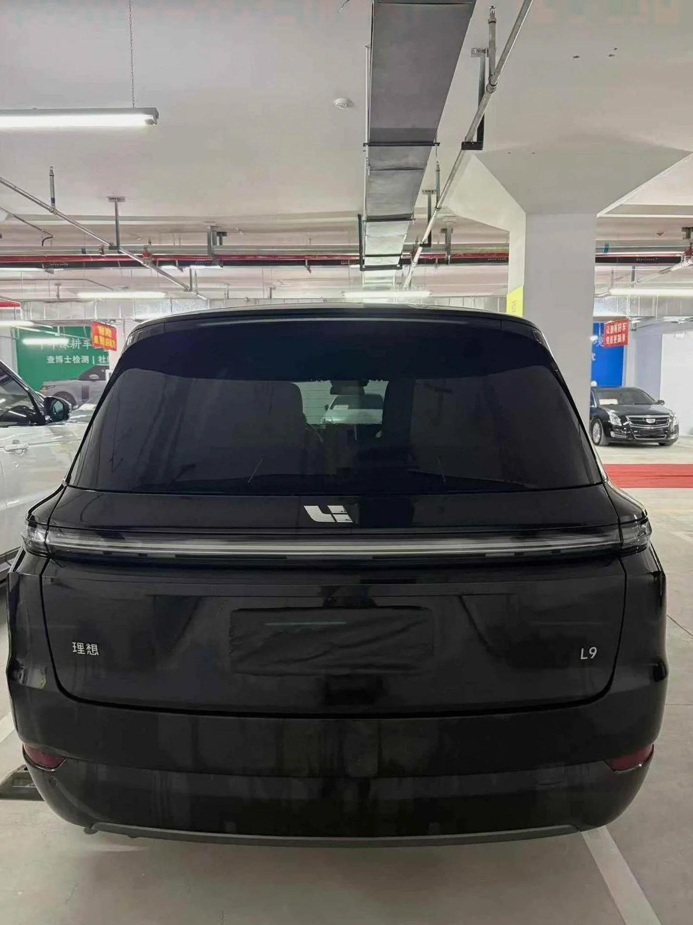 理想L9 后面外观一