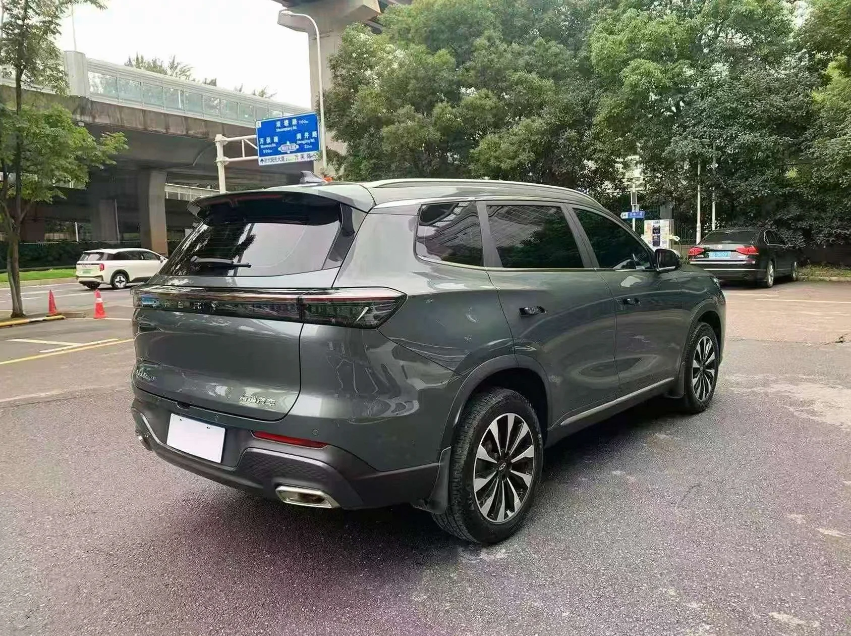 奇瑞瑞虎 后面外观一