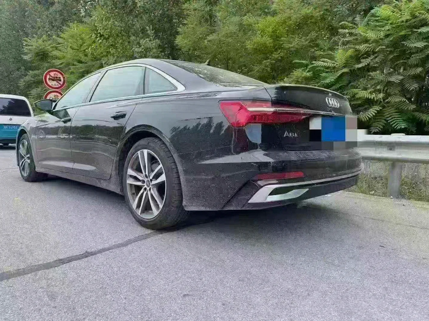 奥迪A6L 后面外观三