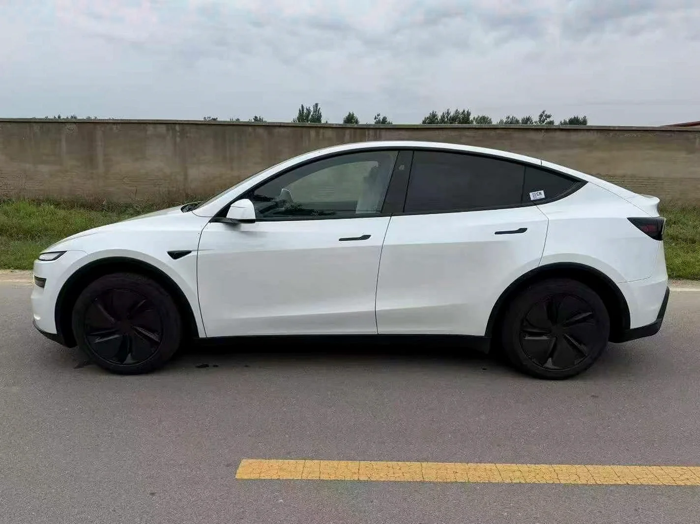 特斯拉MODEL 正面外观三