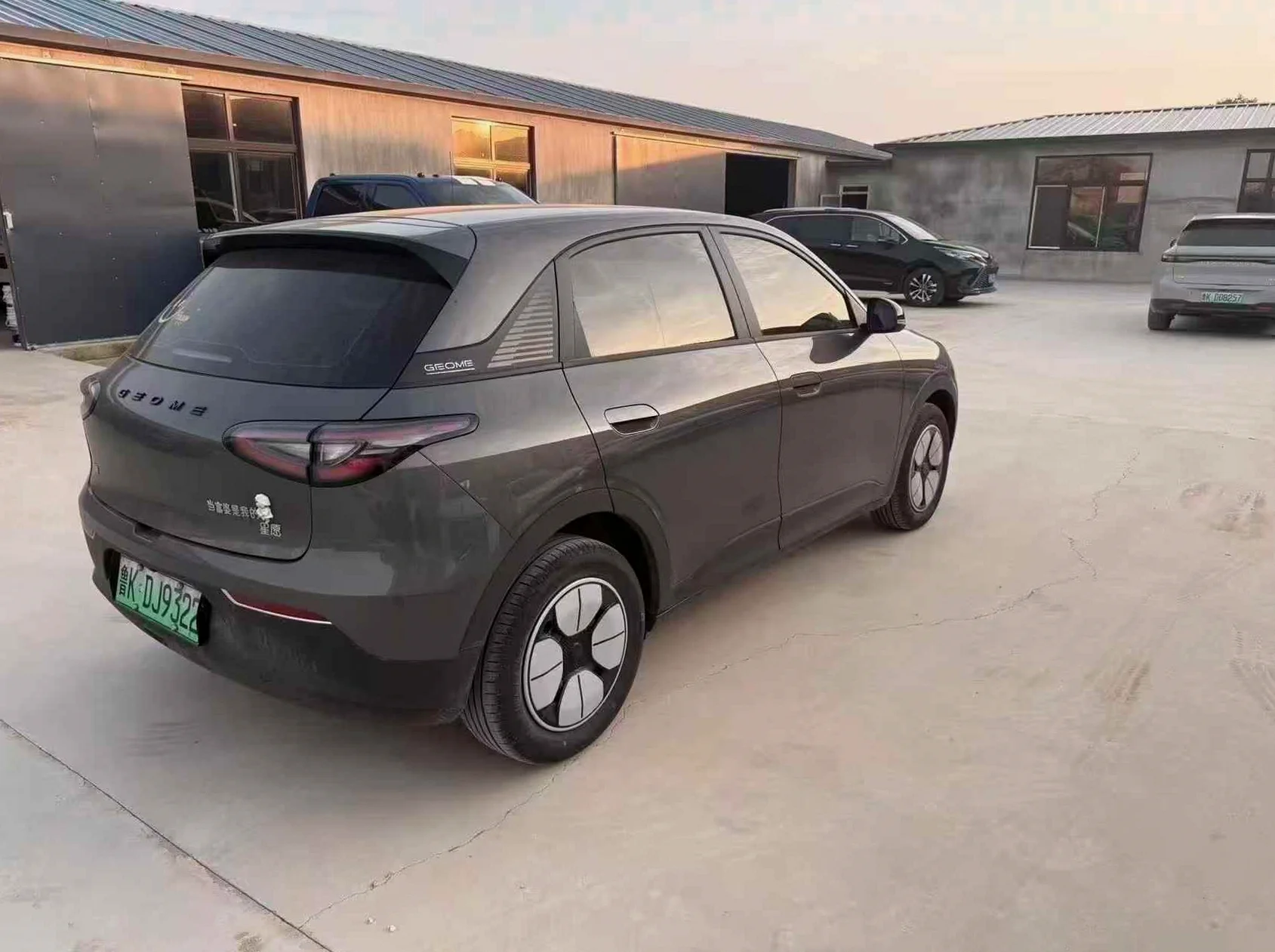 特斯拉MODEL 后面外观二