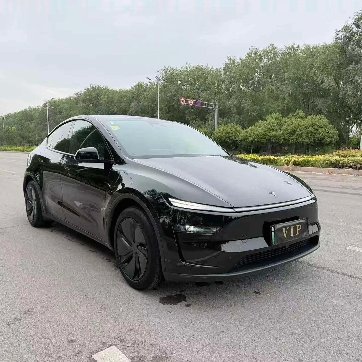 特斯拉MODEL 正面外观二