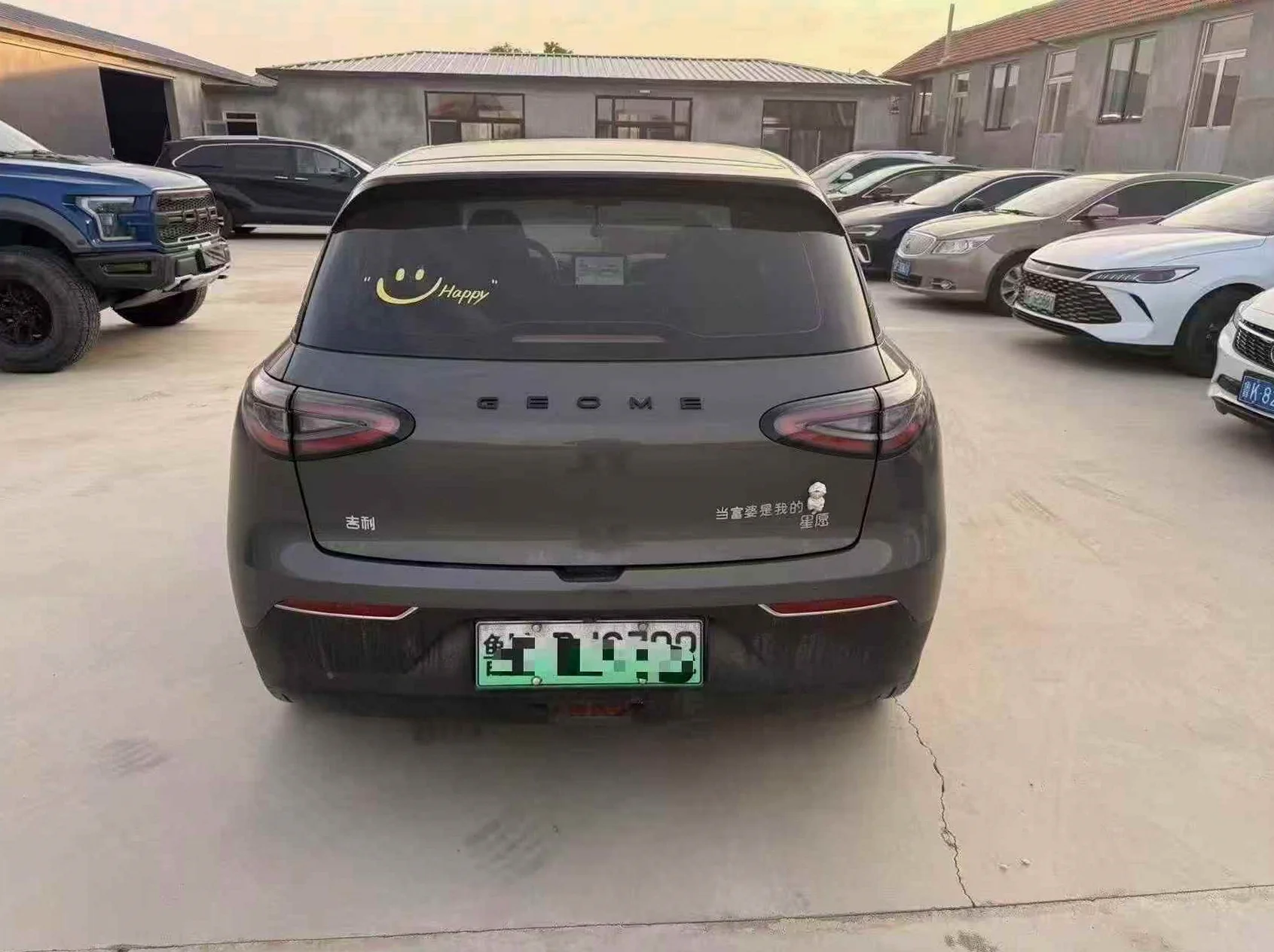 特斯拉MODEL 后面外观一