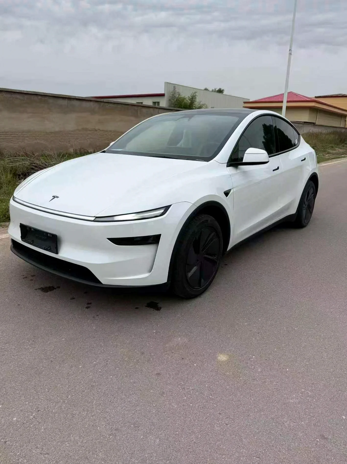特斯拉MODEL 正面外观二