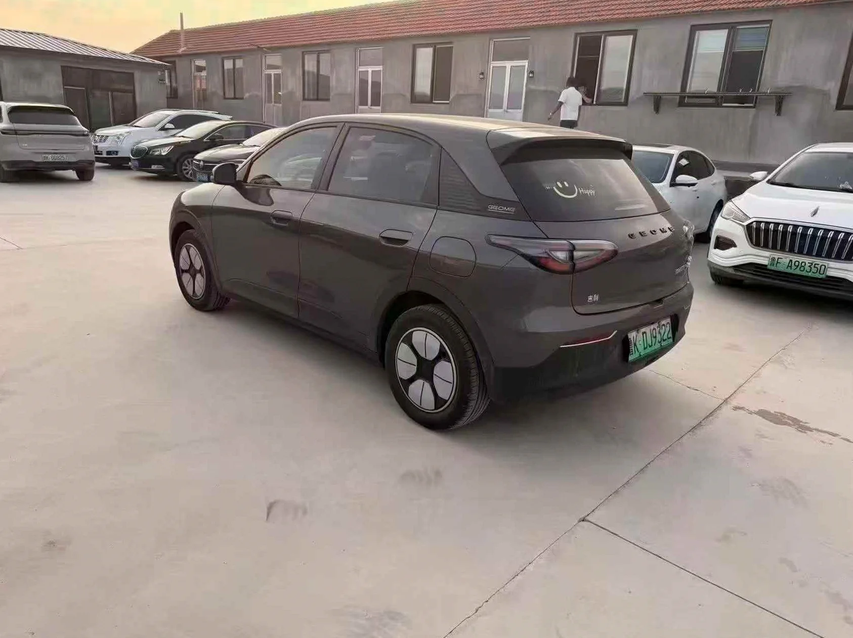 特斯拉MODEL 正面外观三