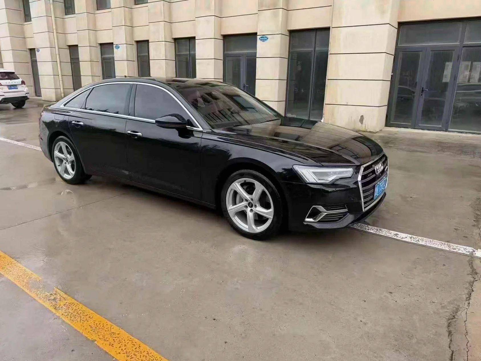 奥迪A6L 后面外观三