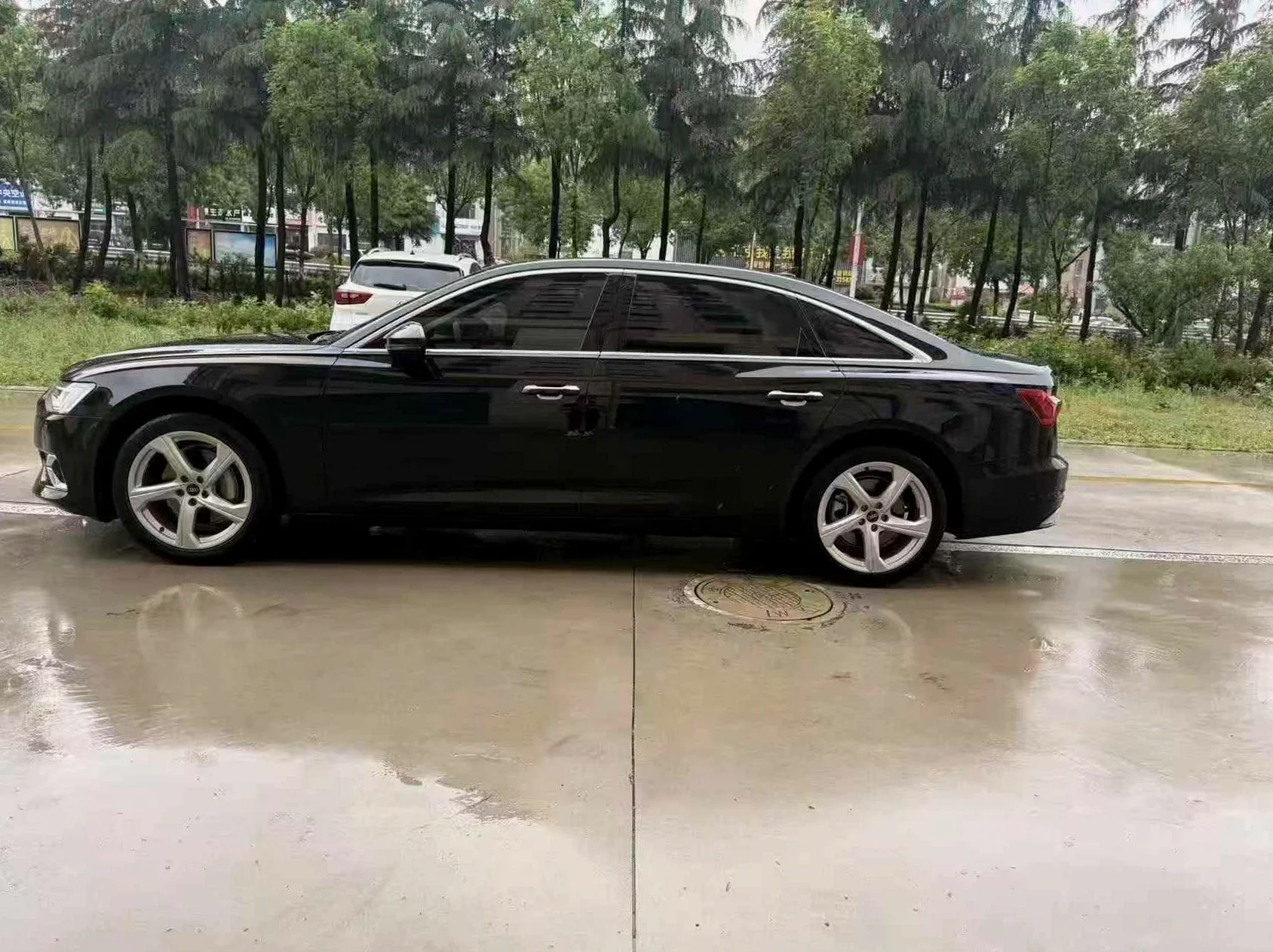 奥迪A6L 正面外观三