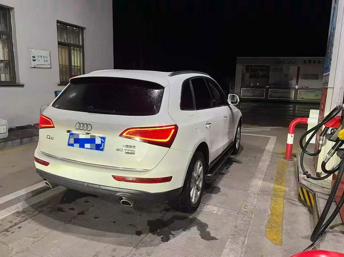 奥迪Q5 后面外观一