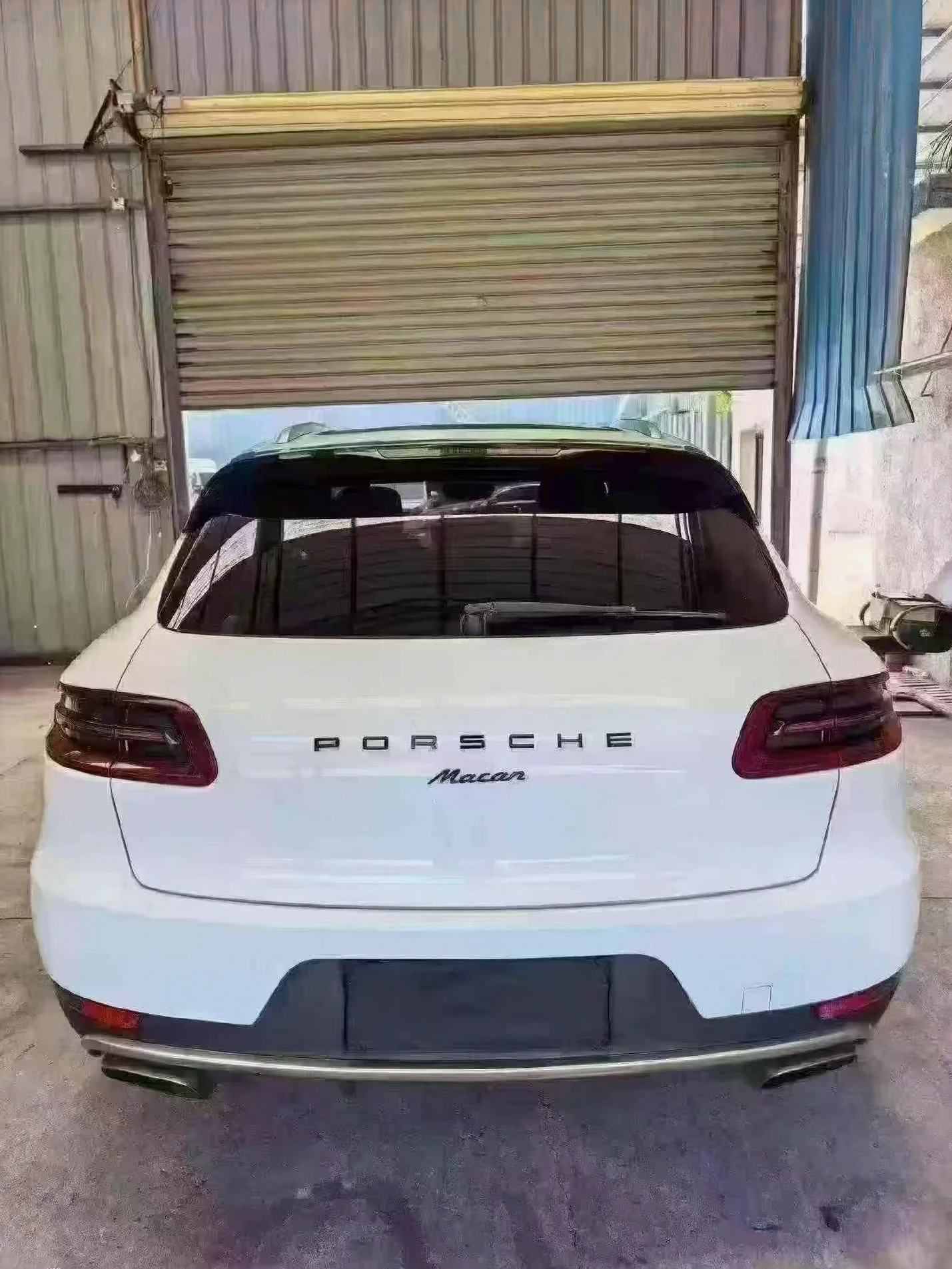 保时捷Macan 后面外观一
