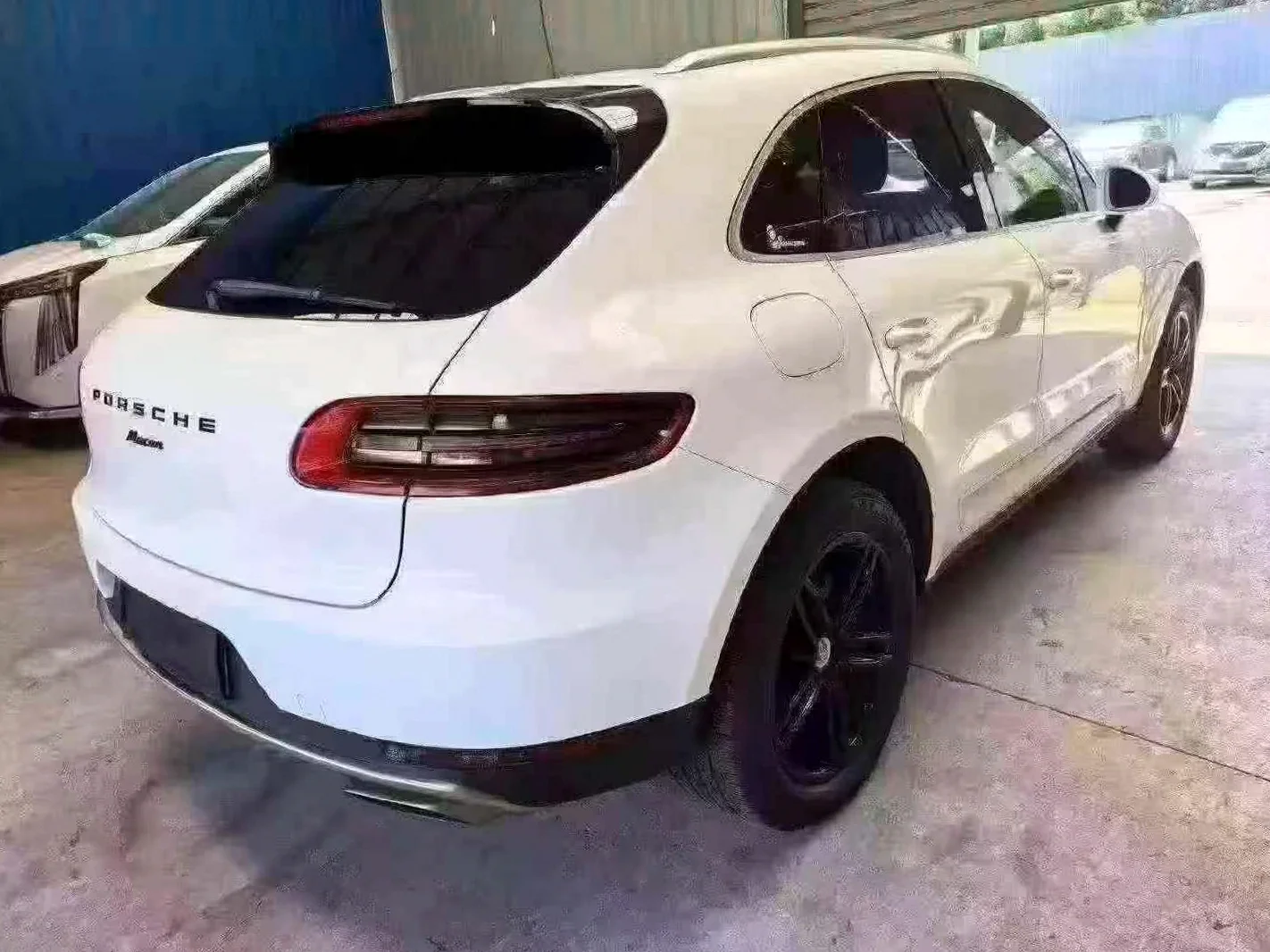保时捷Macan 后面外观三