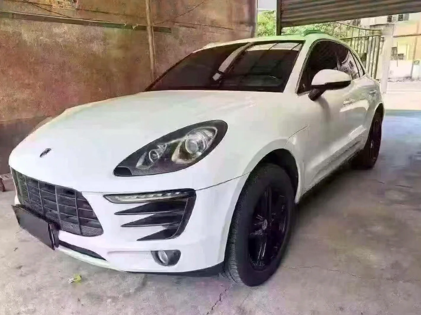 保时捷Macan 正面外观三