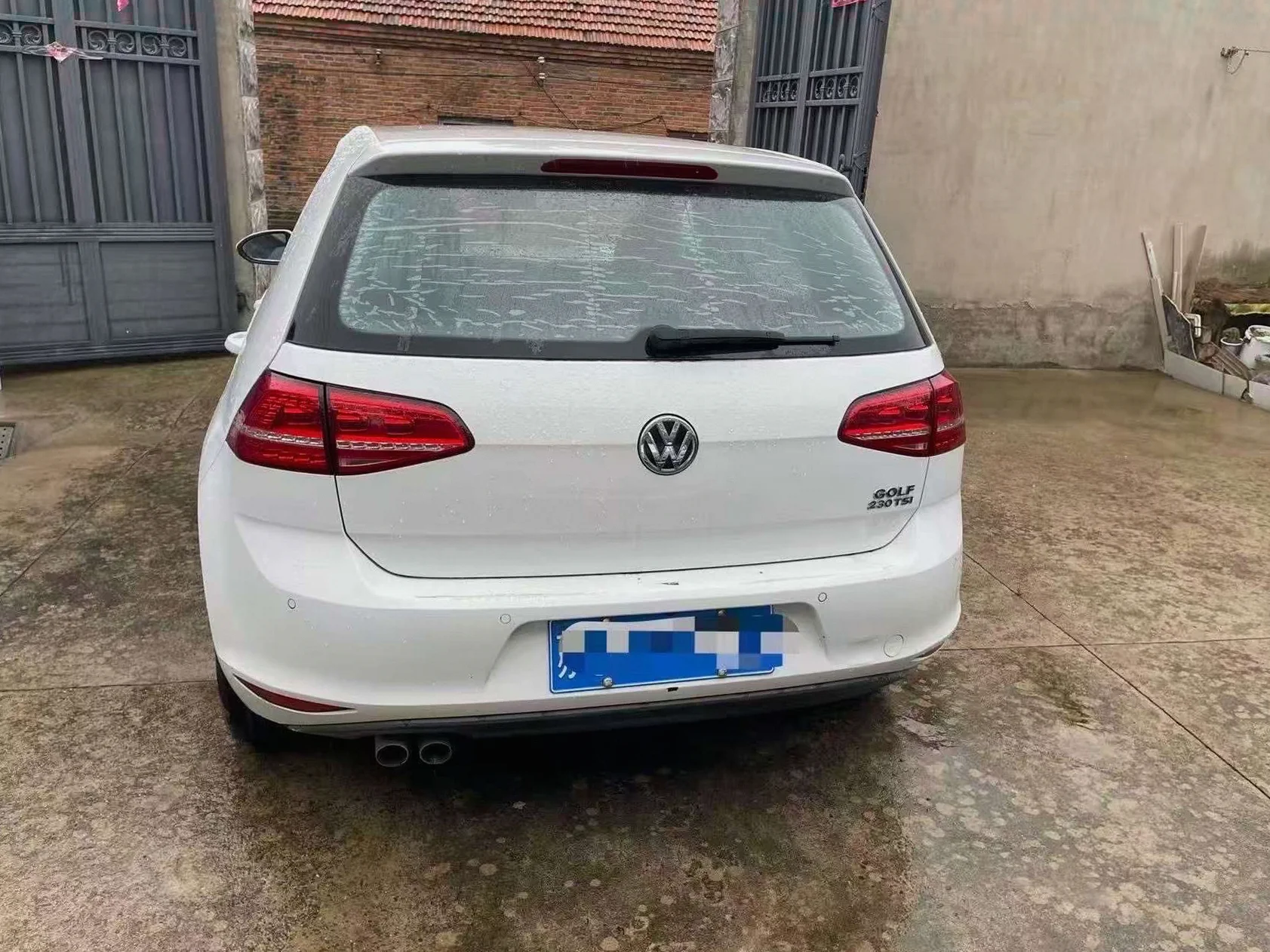 大众高尔夫 后面外观一