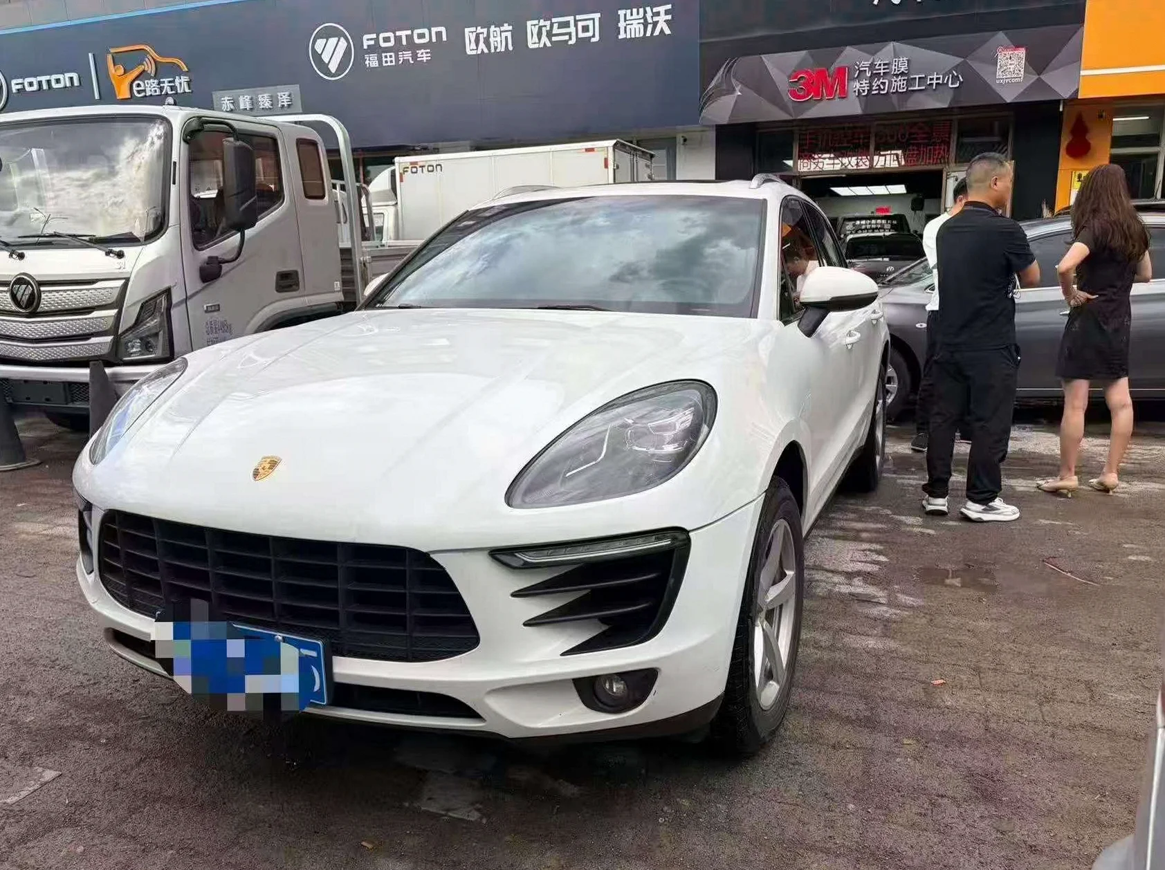 保时捷Macan 正面外观三