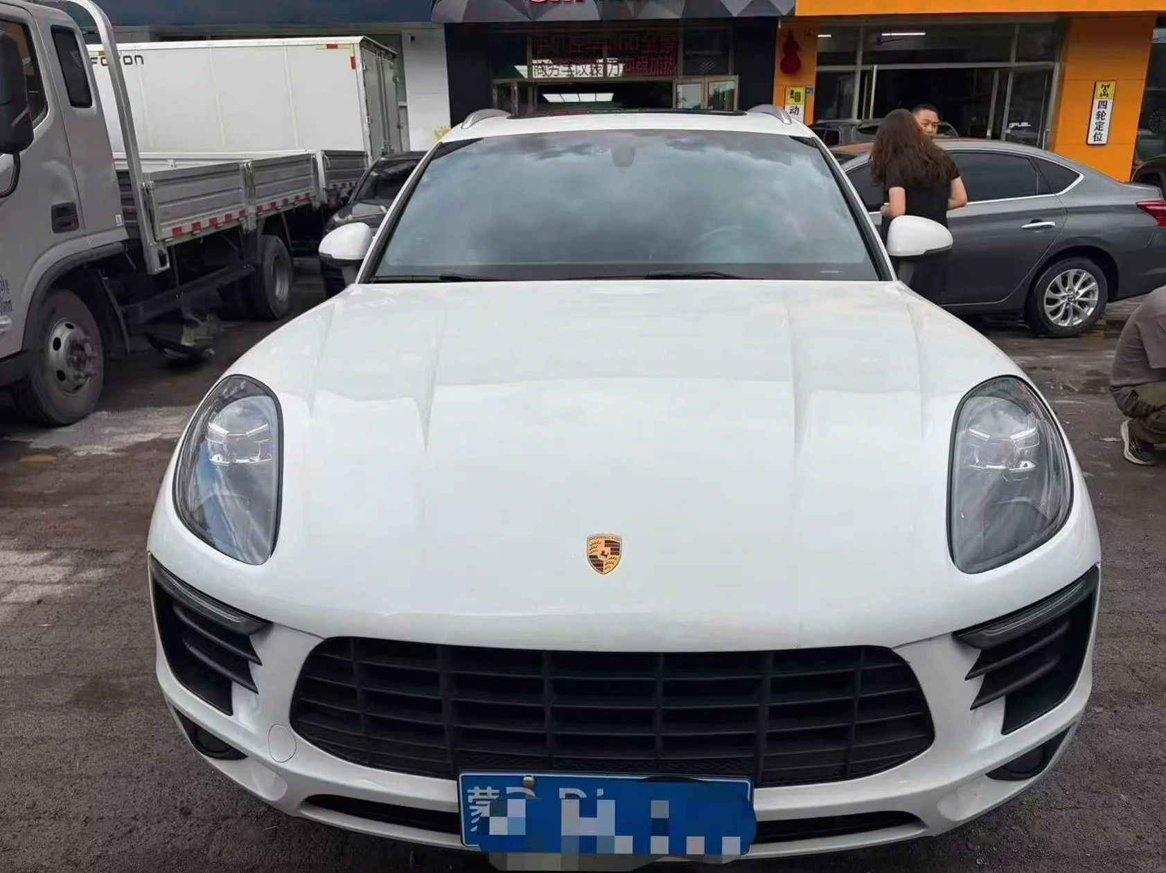 16年保时捷Macan 2.0T自动高配