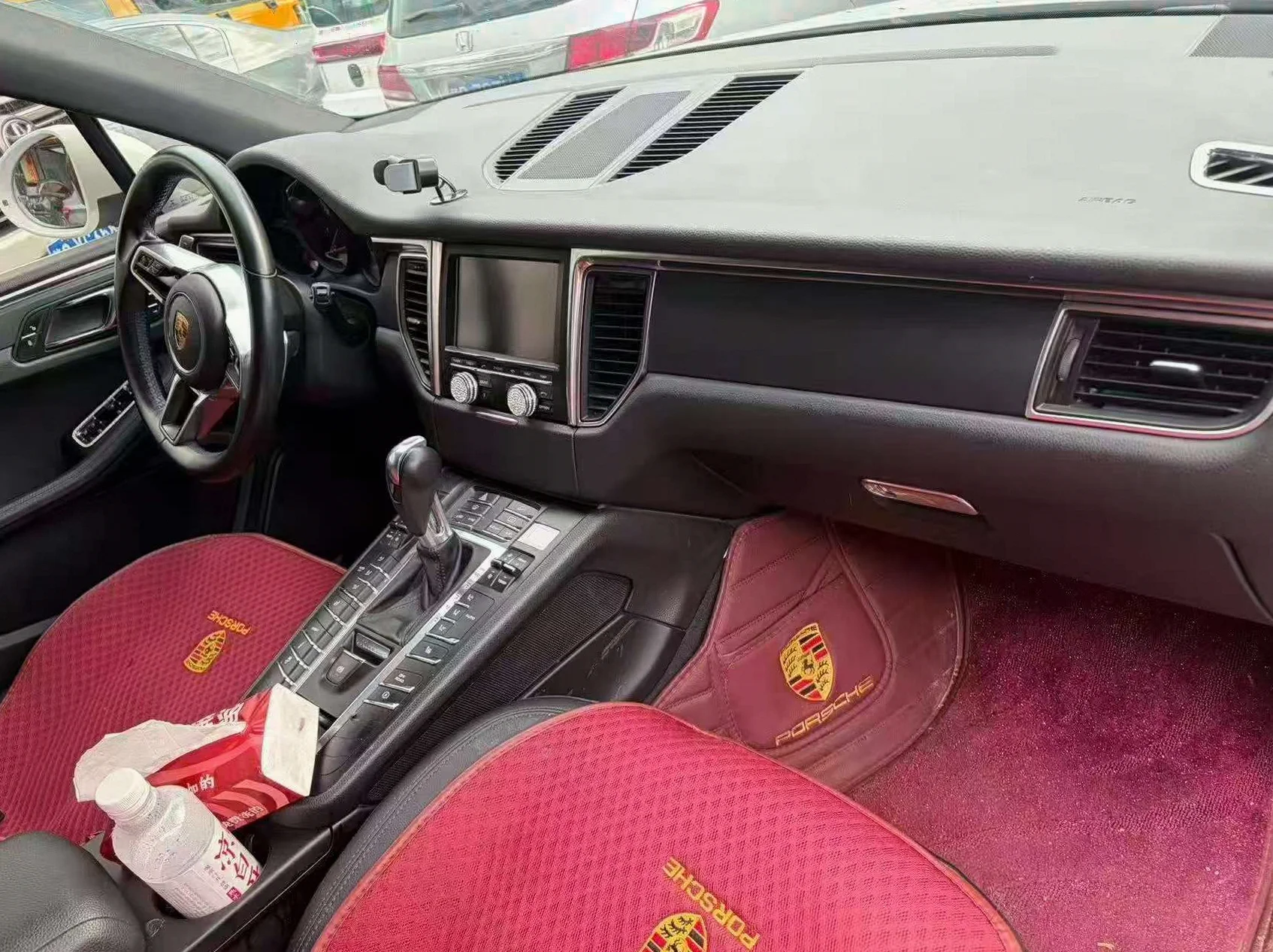 保时捷Macan 后面外观三